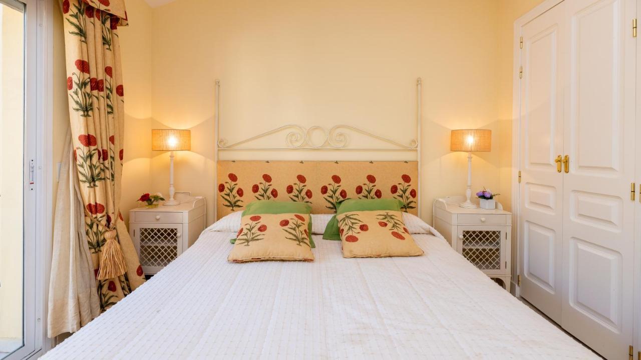 Golf In Marbella, Frontline Golfvilla In Rioreal Golf Marbella