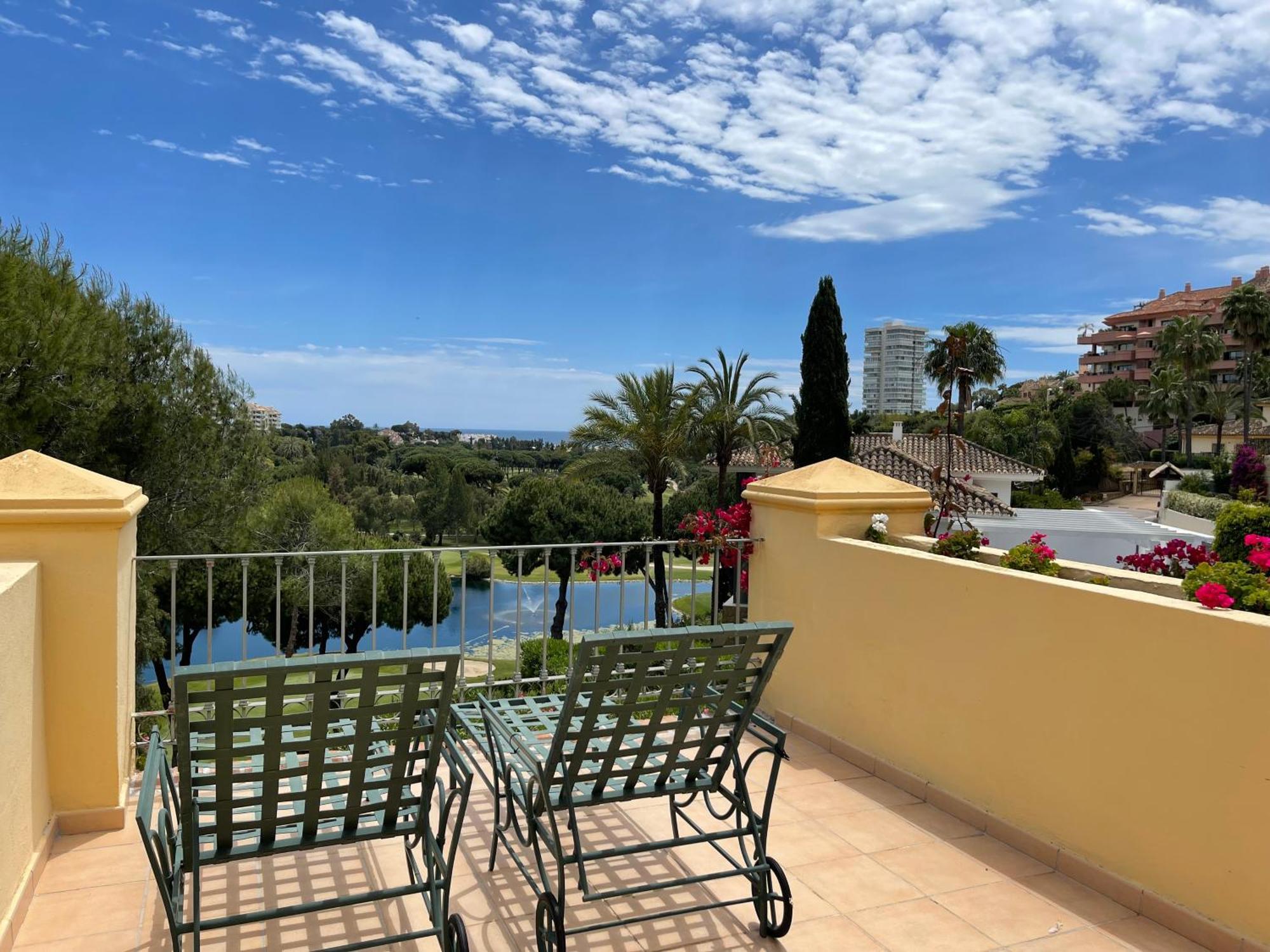 Villaer Golf In Marbella, Frontline Golfvilla In Rioreal Golf