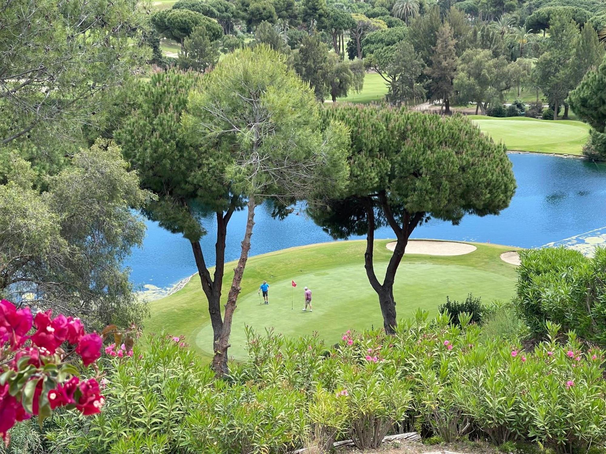 Villaer Golf In Marbella, Frontline Golfvilla In Rioreal Golf *